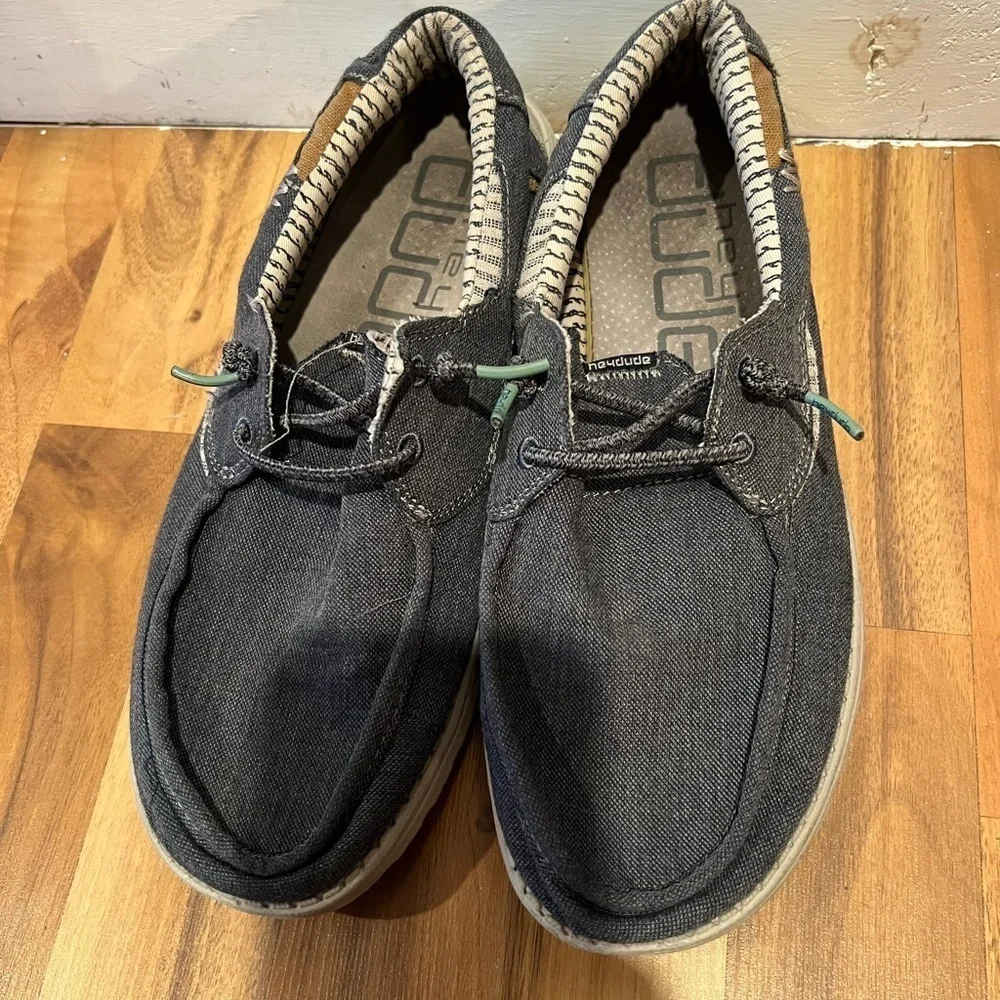 Hey Dude Men's Welsh Chambray Sea Blue Casual Shoes, size 8, distressed, GUC